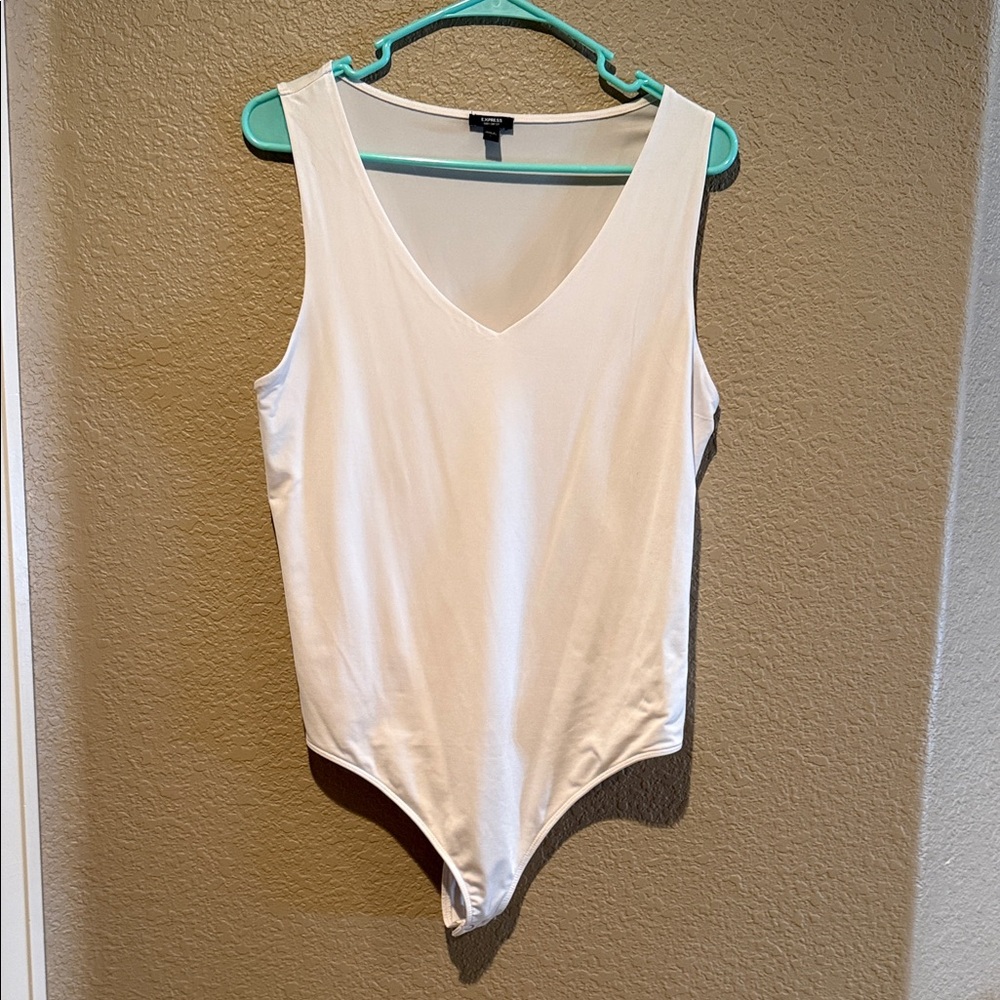 Express White Body Contour Top - large